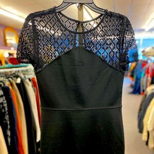 Banana Republic Sz. 4 Black Dress